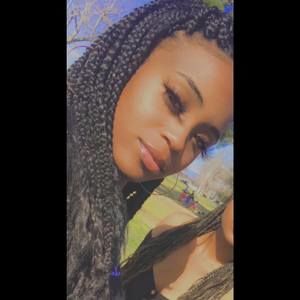 Meet your Posher, Kayla